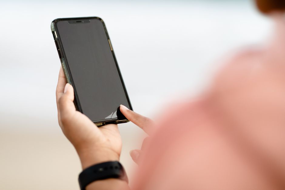 スマホの通信費を見直して固定費を下げる
